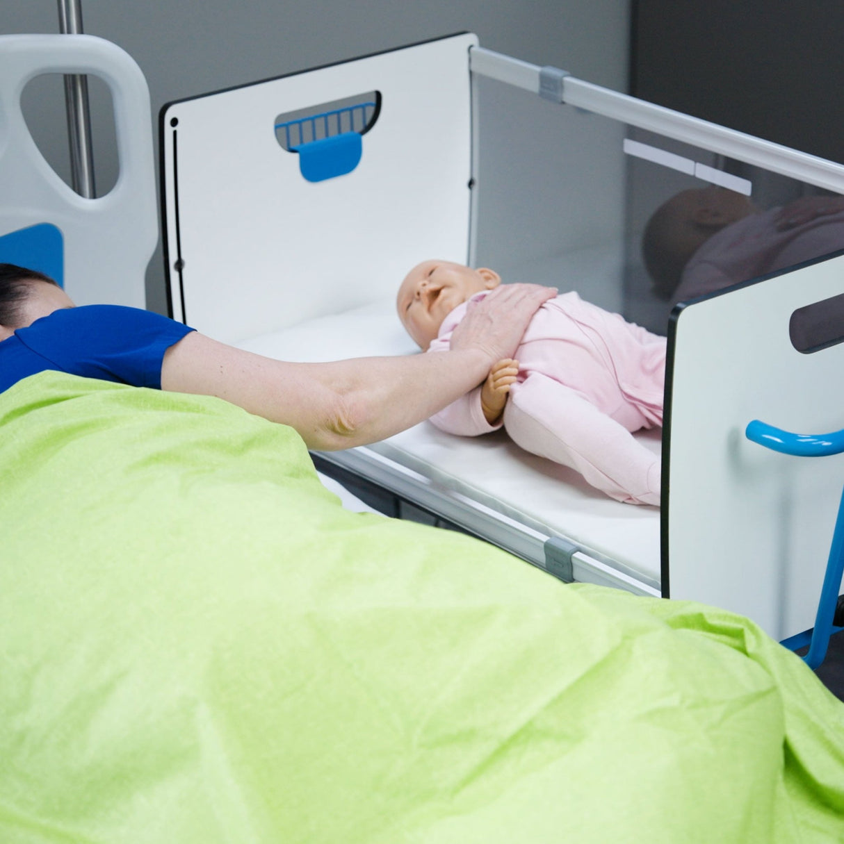 SidebySide 2.0 Twin | Febromed-Furniture-Birth Supplies Canada