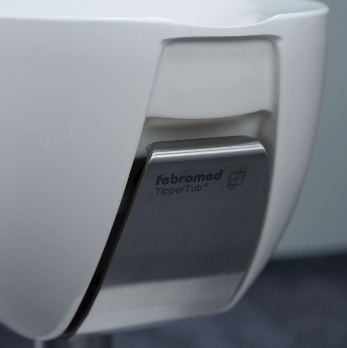 Tipper Tub | Febromed-Infant Bath-Birth Supplies Canada