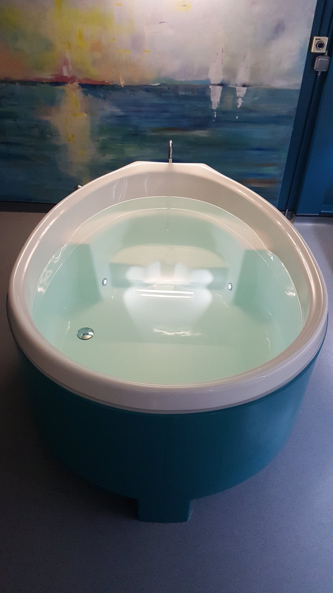 OCEANIS® Tub with Inner and Outer Shell-Furniture-Birth Supplies Canada
