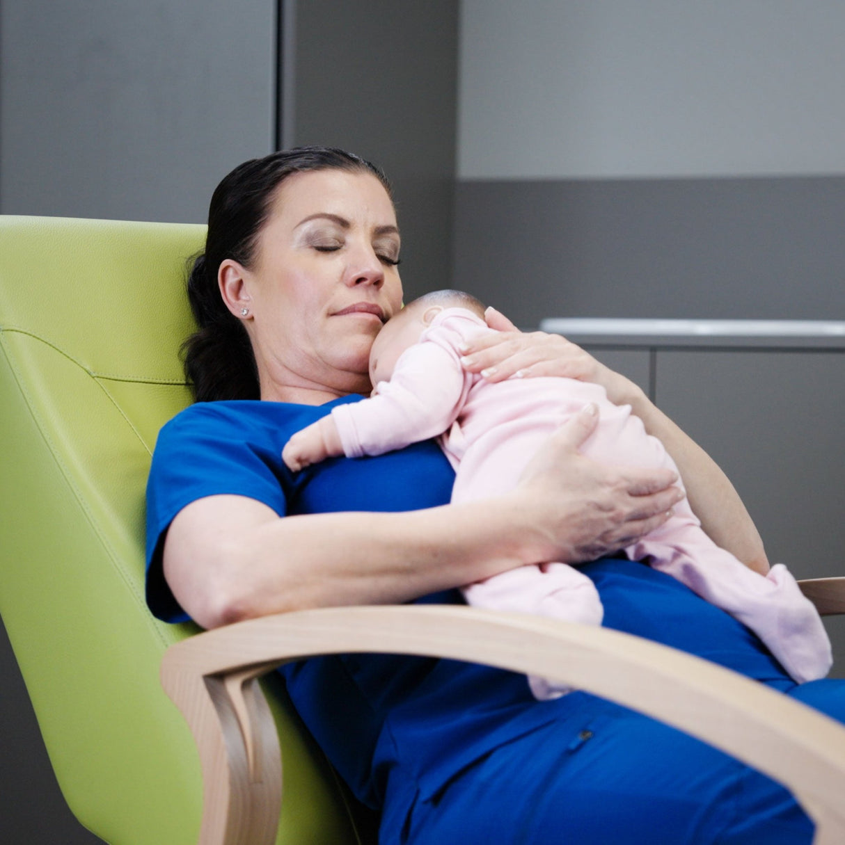 Relaxsessel Easytilt | Febromed-Furniture-Birth Supplies Canada